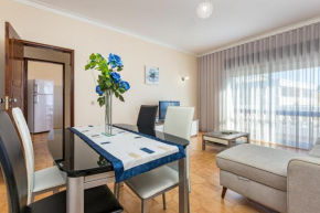 Seaside Charm in Gale - 2 Bedroom W Big Terrace